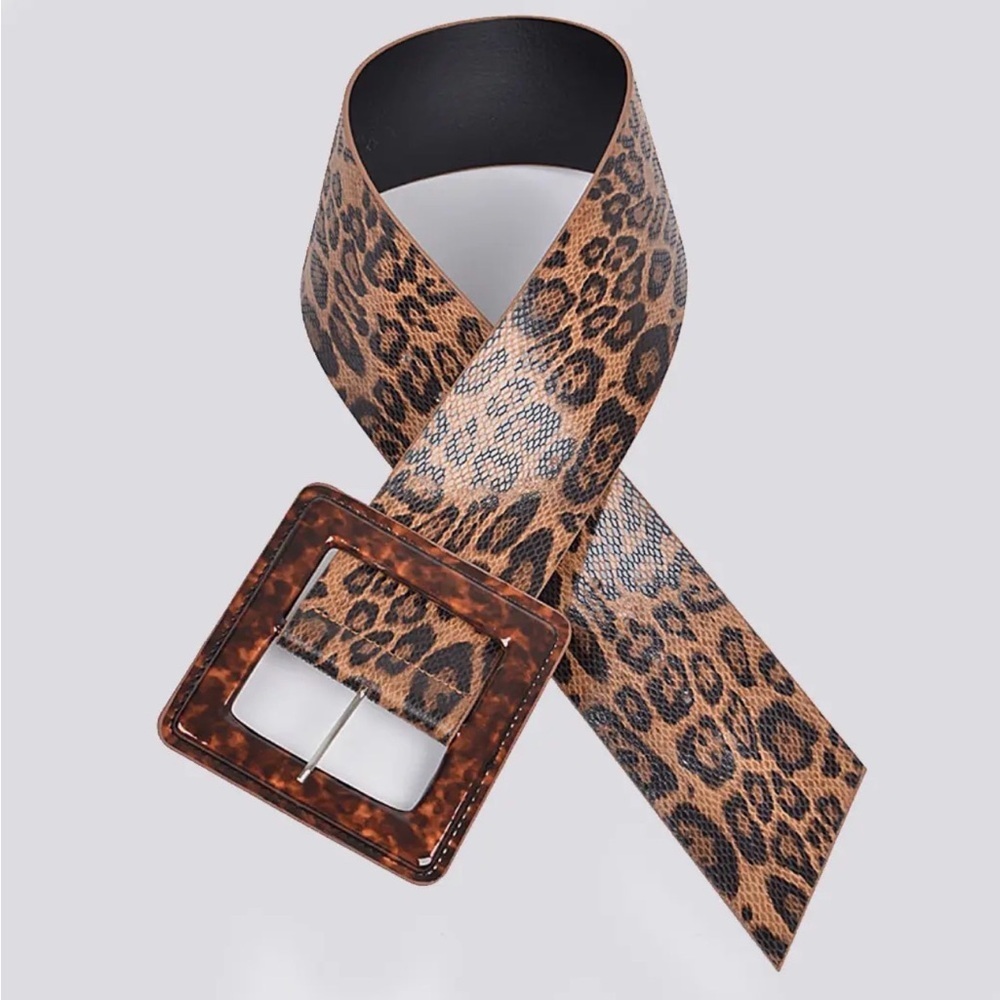 Leopard Print Buckle Belt